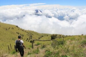Tips Mendaki Gunung untuk Pemula; 9 Tips Mendaki Gunung untuk Pemula Sebelum Naik Gunung; 