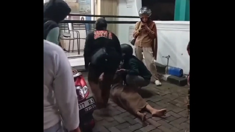 korban_kabel_menjuntai