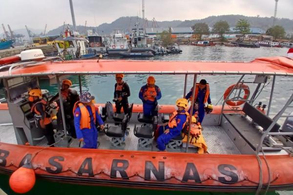 Hari Keenam Pencarian 5 Jurnalis Hilang Kontak, Tim SAR Temukan Terpal-Galon di Sekitar Anak Krakatau